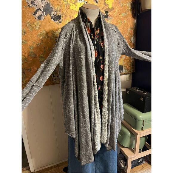 Free People Boho In The Loop Grey and Cream Water Fall Zip Sleeve Oversized Card - Picture 5 of 11